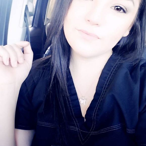 Meet your Posher, Lea - Picture 1 of 1